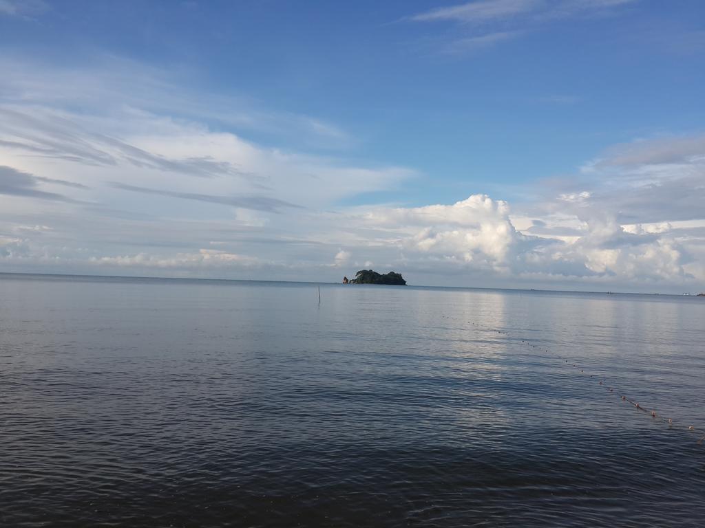 Chaiwat Resort Laem Sing Bagian luar foto