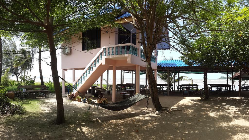 Chaiwat Resort Laem Sing Bagian luar foto