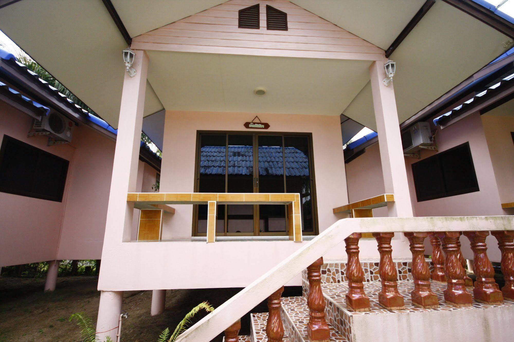 Chaiwat Resort Laem Sing Bagian luar foto