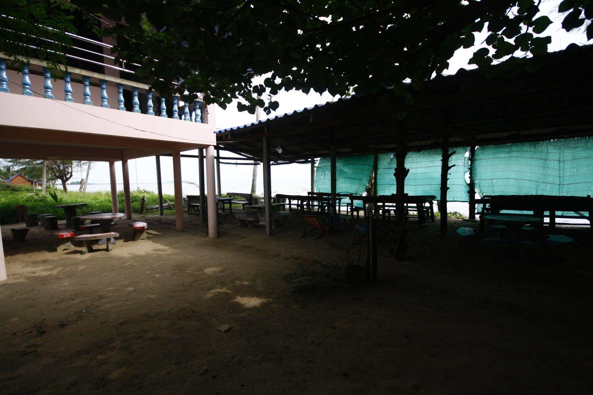 Chaiwat Resort Laem Sing Bagian luar foto